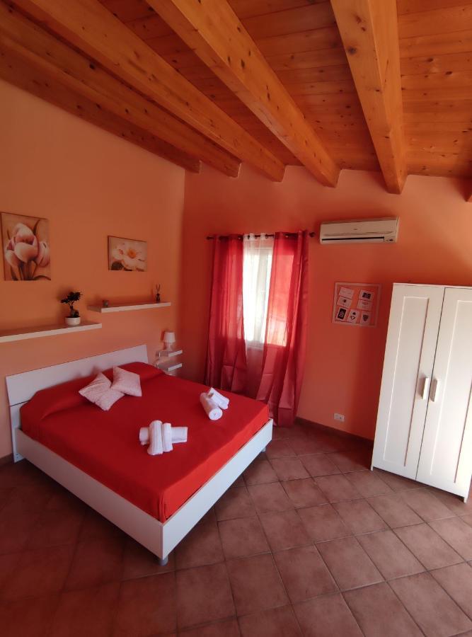 צ'פאלו Villa Martino Apartments חדר תמונה